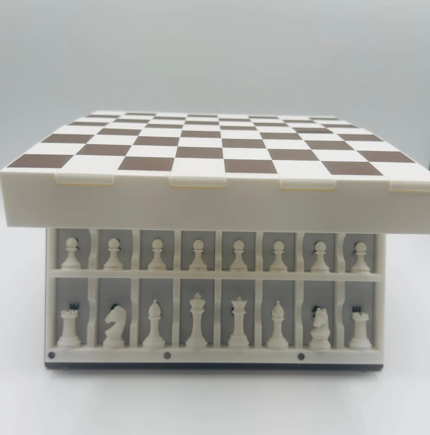 PlayBook’d Magnetic Chess Set – Forgecore design